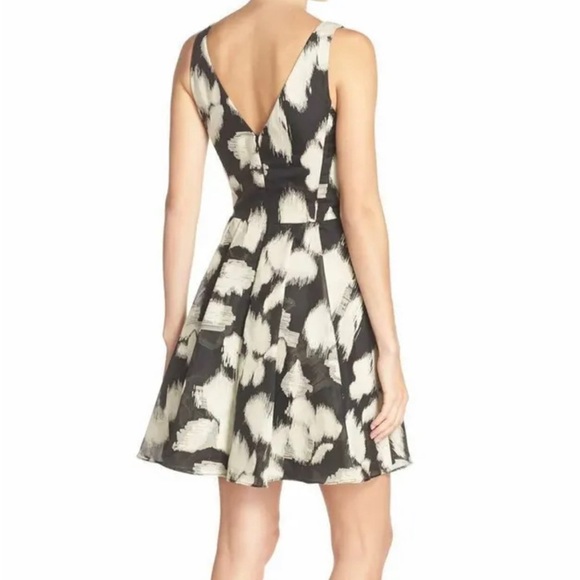VERA WANG dress JACQUARD BLACK/IVORY FIT & FLARE Sleeveless DRESS~ SZ 8 - Picture 3 of 14